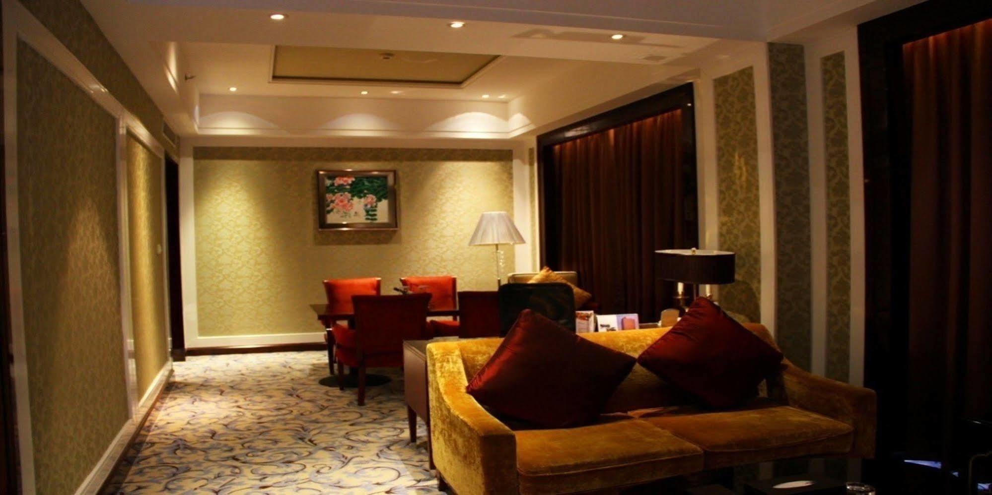 Wyndham Grand Plaza Royale Palace Chengdu Esterno foto
