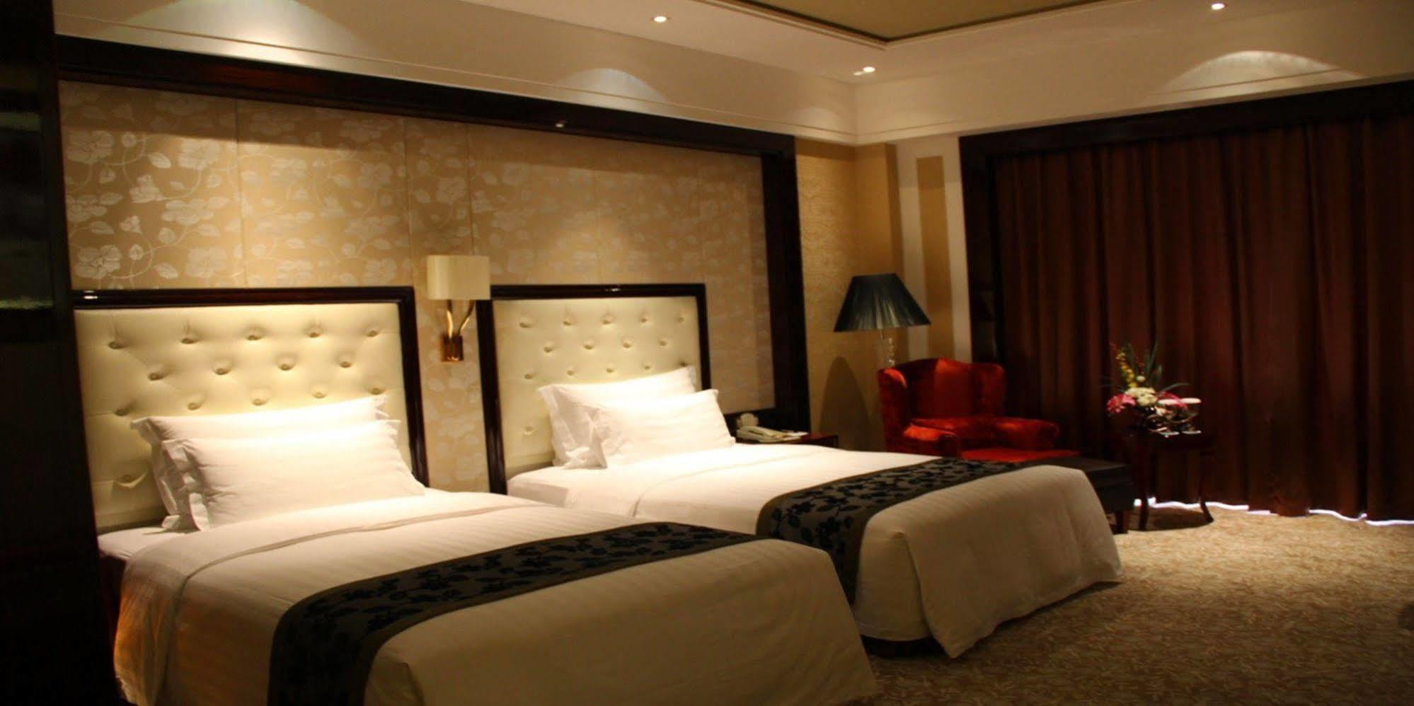 Wyndham Grand Plaza Royale Palace Chengdu Esterno foto