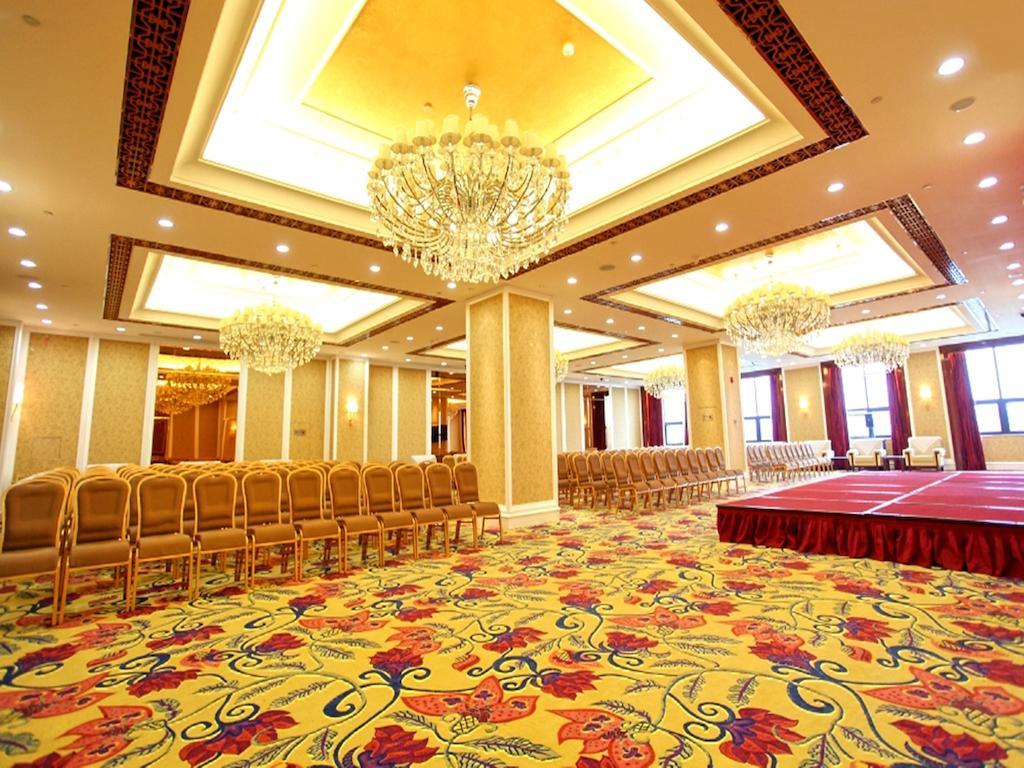 Wyndham Grand Plaza Royale Palace Chengdu Esterno foto